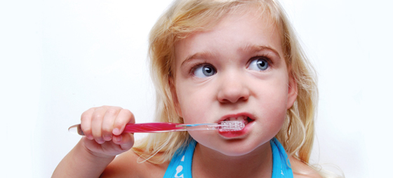 skal begynde at børste tænderne på mit barn? –