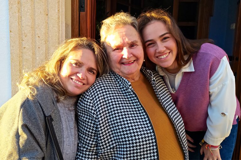 Kvinder i små andalusiske byer - fra analfabeter til universitetsuddannede i tre generationer