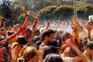 Spanien begynder at aflyse sine populære vandfester