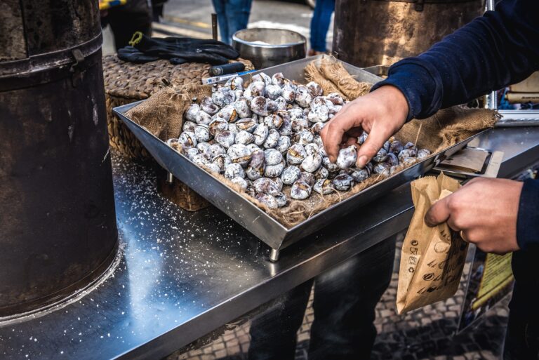 Porto,,Portugal,-,December,8,,2016:,Roasted,Chestnut,For,Sale