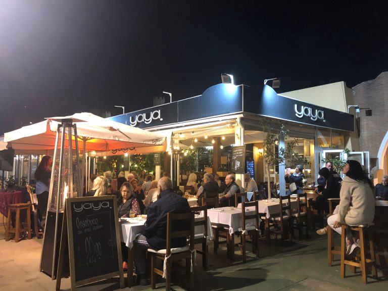 Restaurante yaya i havnen i Fuengirola