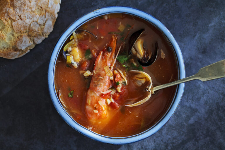 Seafood,Soup,With,Prawns,,Mussels,And,Clams
