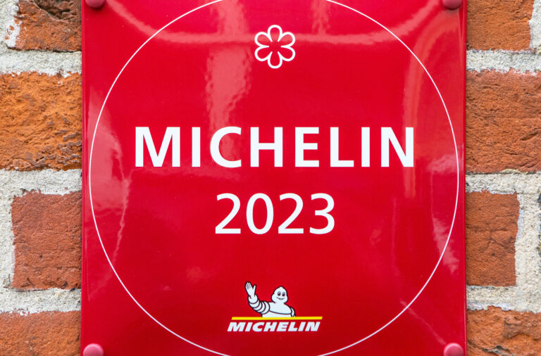 London,,Uk,-,August,29th,2023:,A,Michelin,Star,Plaque