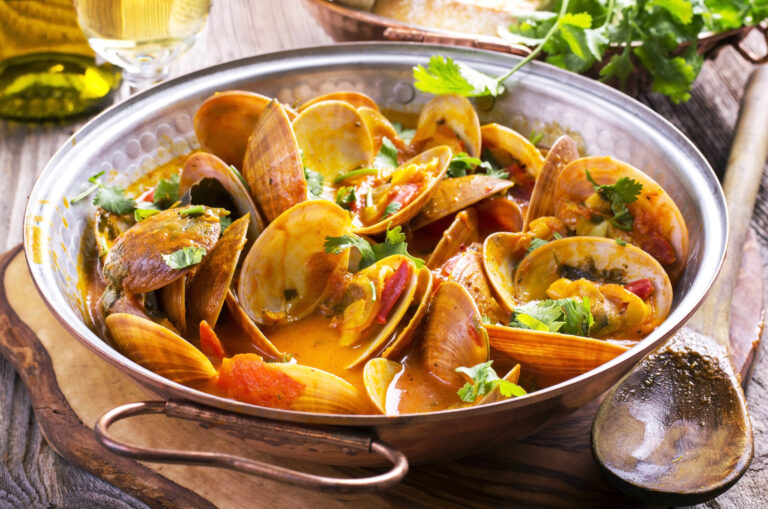Clams,In,Tomato,Sauce