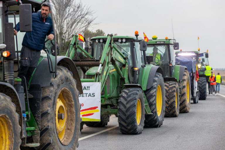 Madrid,,Spain,,February,6,,2024,Tractor,Unit,Of,Farmers,Protesting