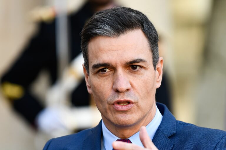 Pedro Sánchez forbliver som statsminister
