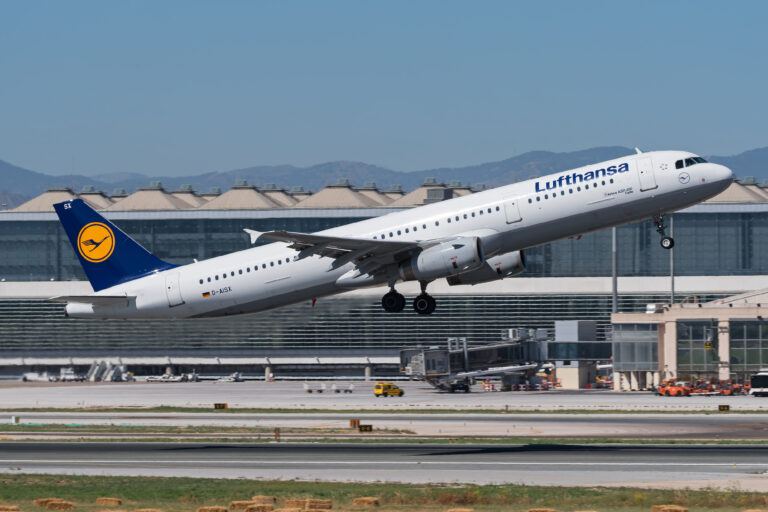Malaga,,Spain,-,7,June,:,Lufthansa,Airbus,A321,At