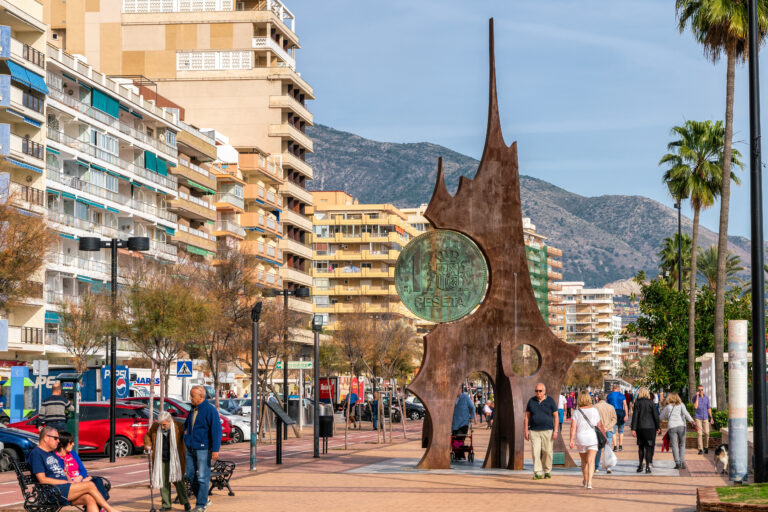 26th,December,2019,-,Fuengirola,,Spain.,Bronze,Sculpture,Of,The
