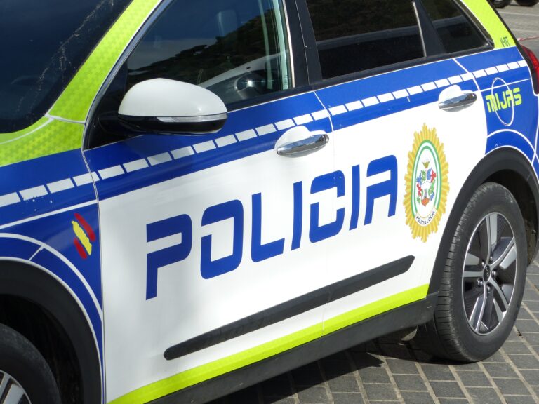 Bilulykke fører til anholdelse af drabsmand