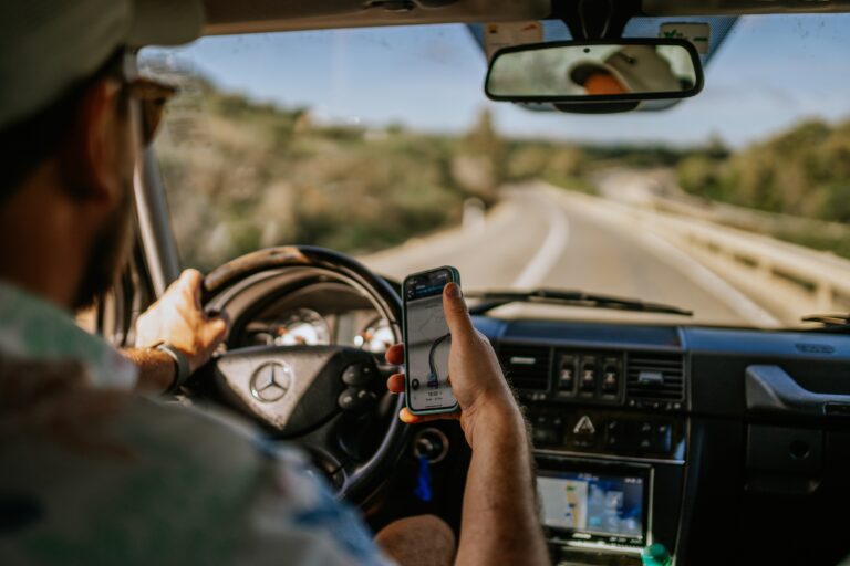 50 % af trafikforseelser skyldes brug af mobiltelefon