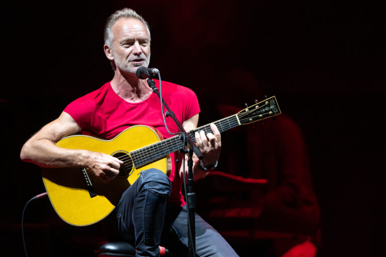 Sting annoncerer koncert på Costa del Sol