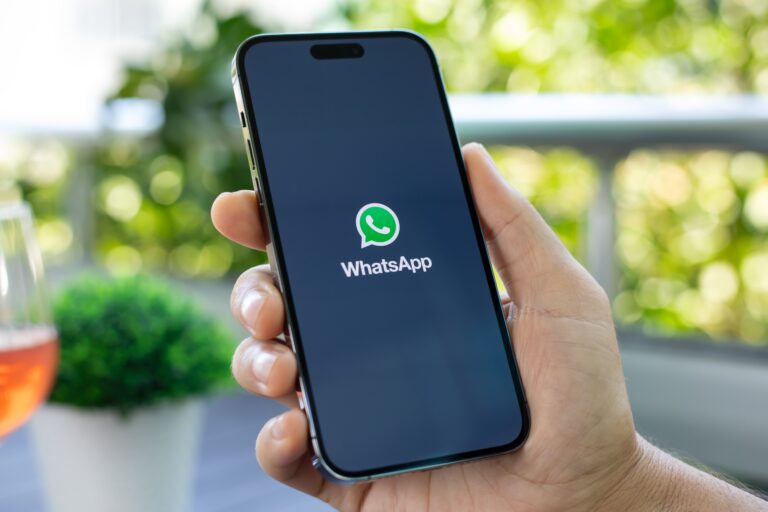 Politiet advarer om ny WhatsApp-svindel: »Stem på mit barn«