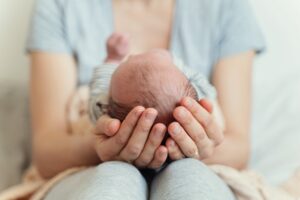 Sælger sit spædbarn for 3.000 euro