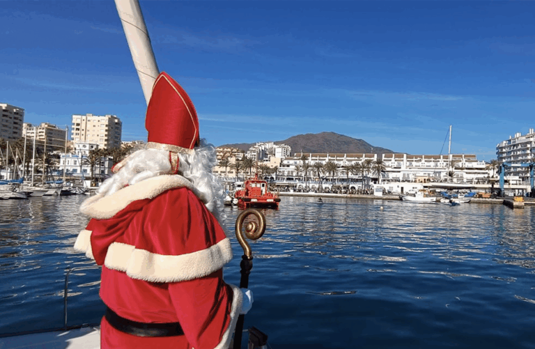 San Nicolás besøger Esteponas marina